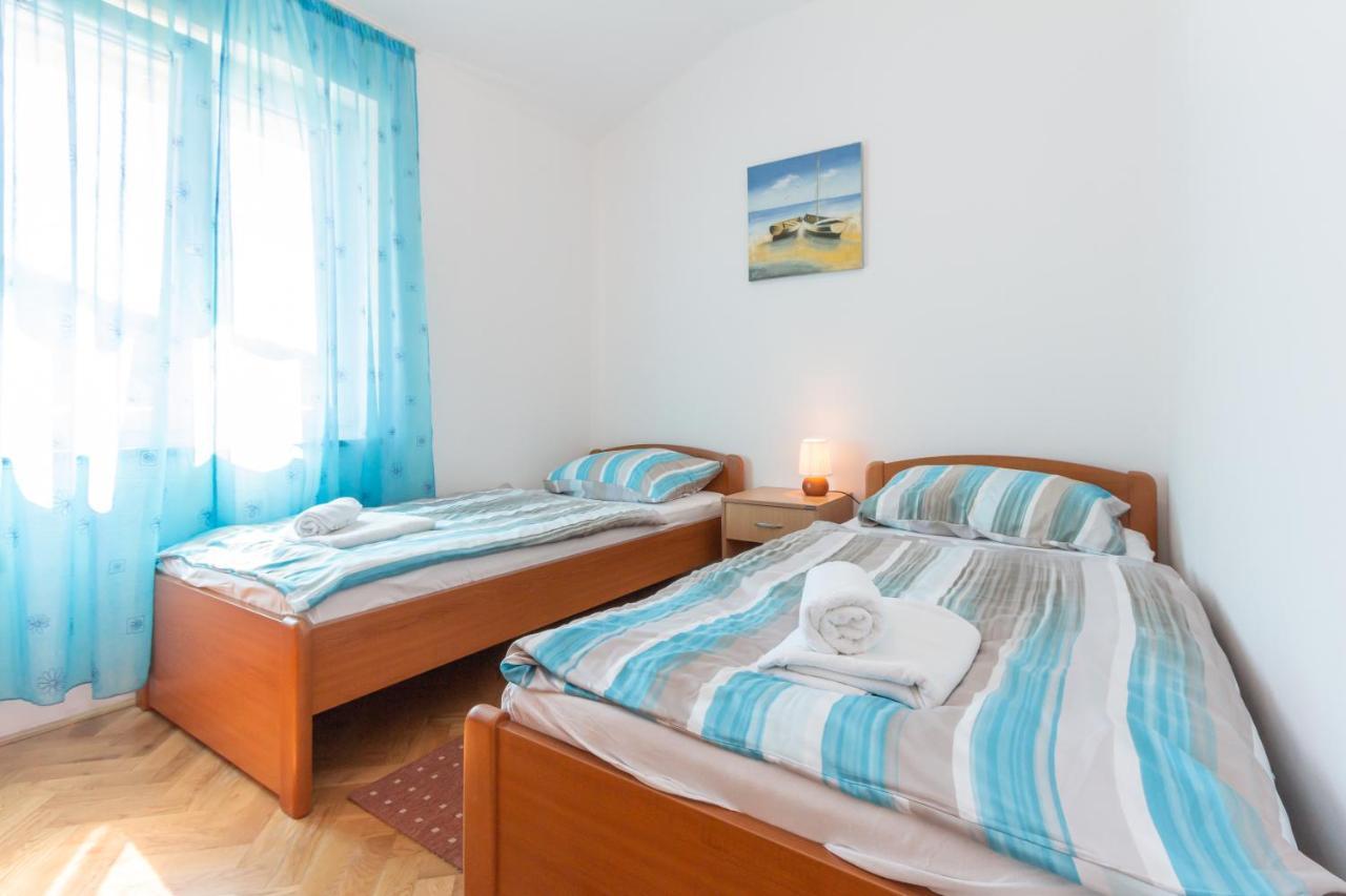 Apartments Ema & Mislav With Terrace Baška Exteriér fotografie